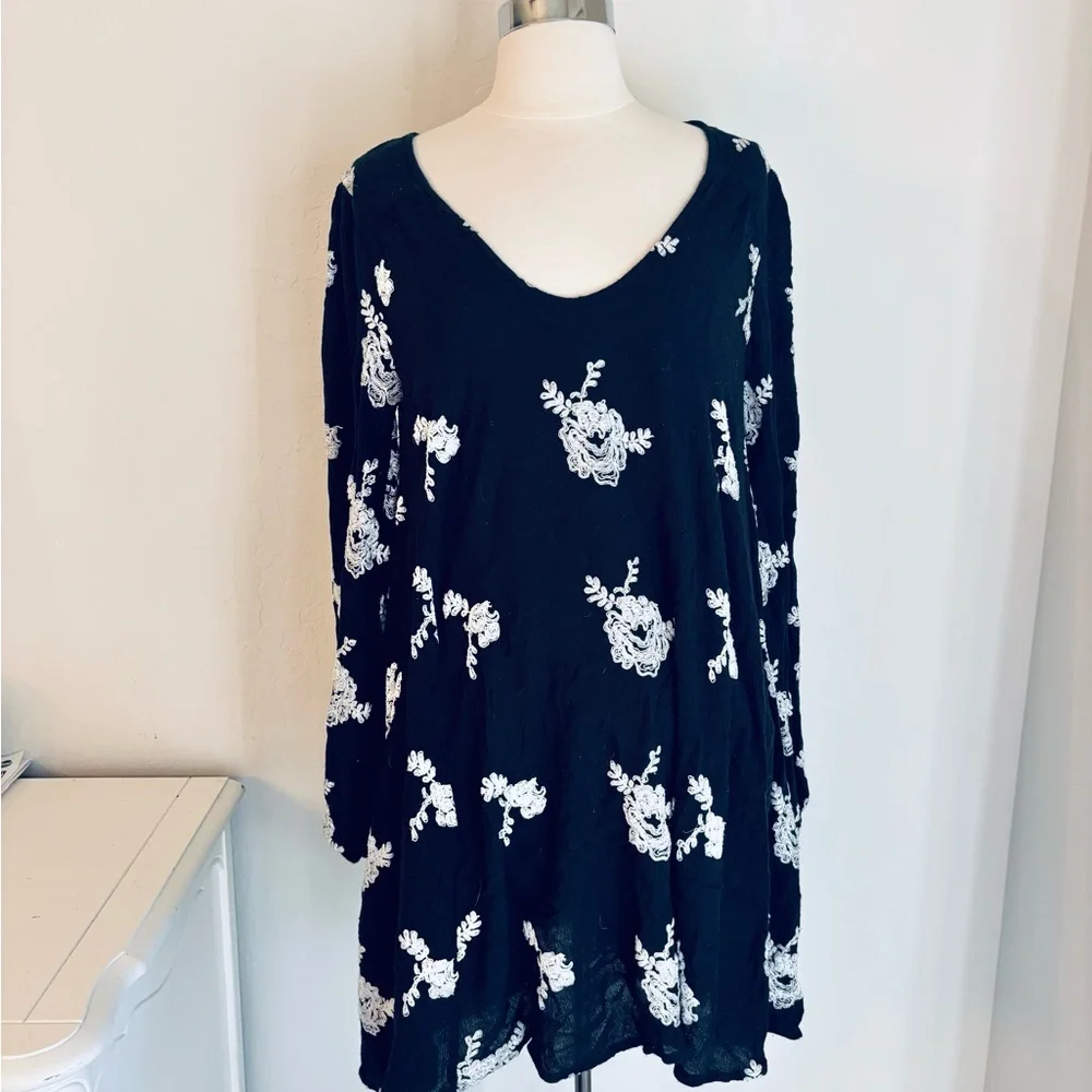 Free People Black Emma Austin Floral Embroidered Boho Swing Mini Dress, M